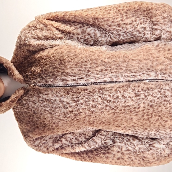 RUE+ Leopard Full zip fuzzy hoodie, Size 1X - Picture 4 of 17